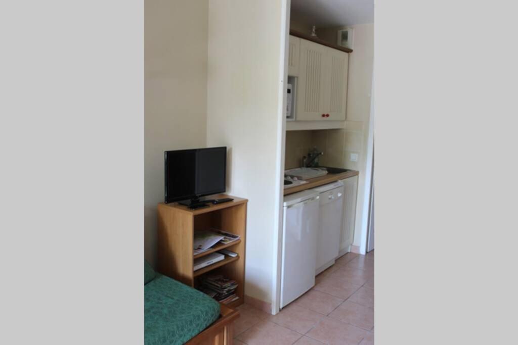 Résidence du Lac-MONFLANQUIN Appartement Piscine Chauffée Esterno foto